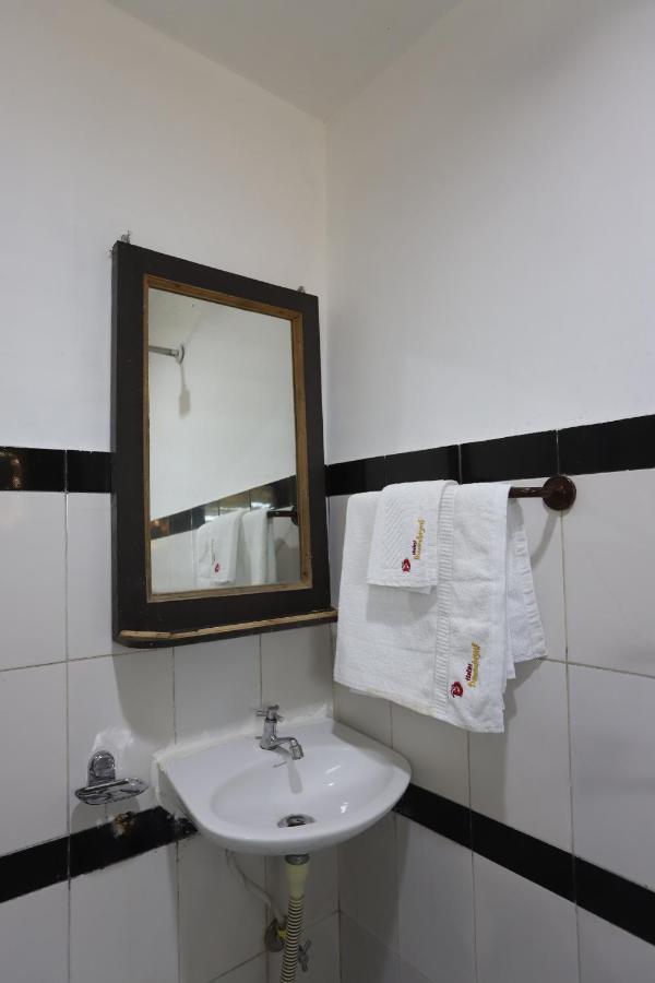 Hotel Deendayal Korba エクステリア 写真