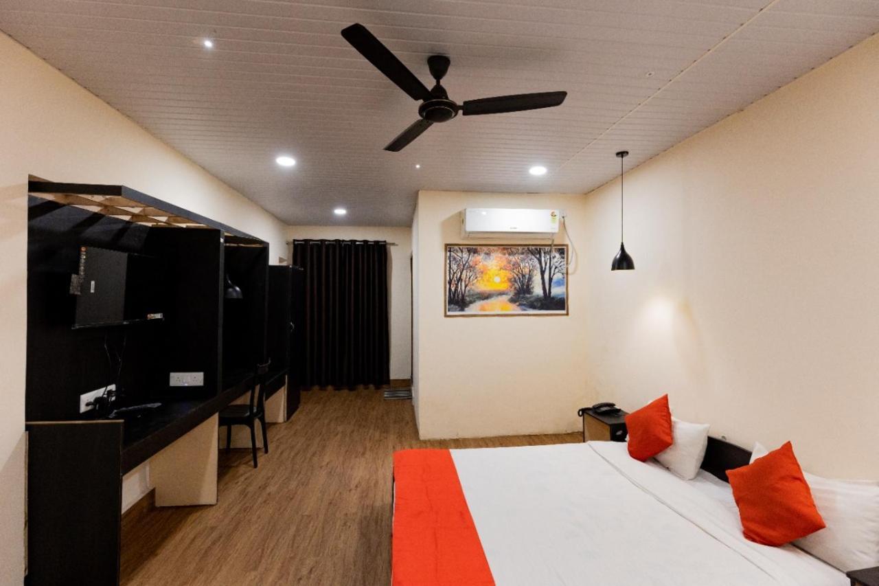 Hotel Deendayal Korba エクステリア 写真